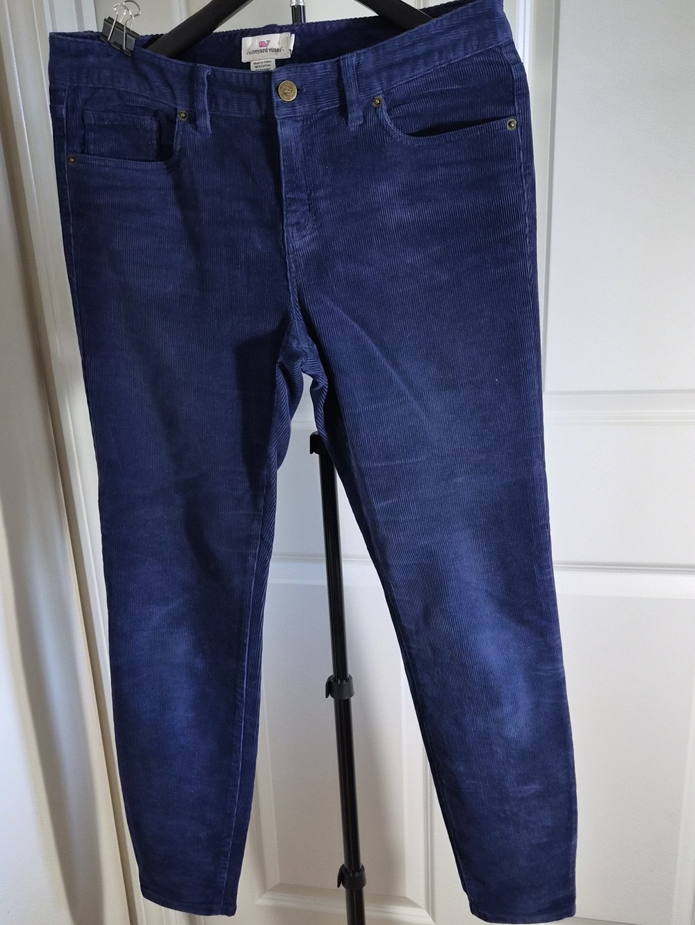 Vineyard Vines Women’s Straight Leg Jeans in Navy Blue Corduroy